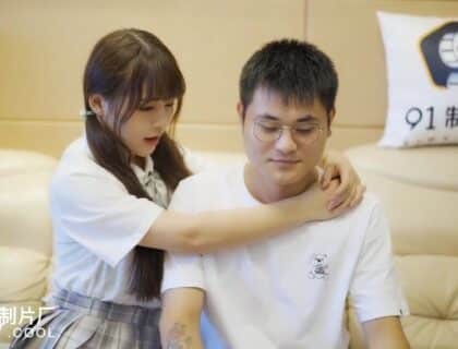 Em học sinh mới lớn gạ tình cậu gia sư dâm đãng Em học sinh mới lớn gạ tình cậu gia sư dâm đãng